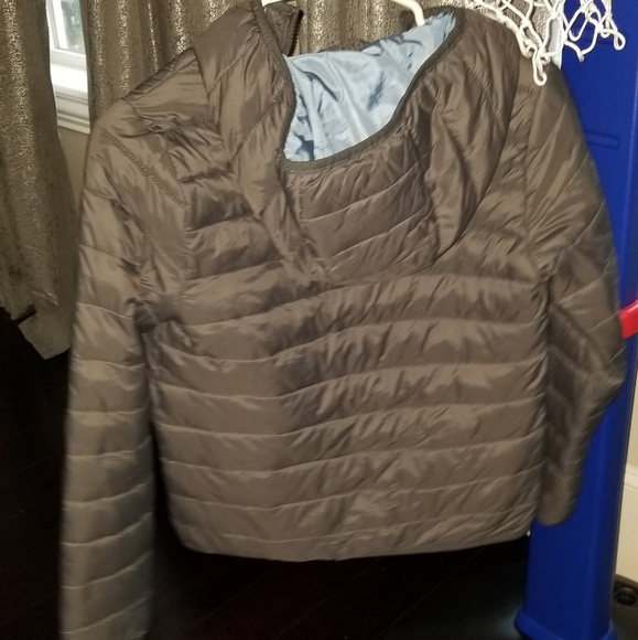 Light weight jacket - Picture 2 of 5